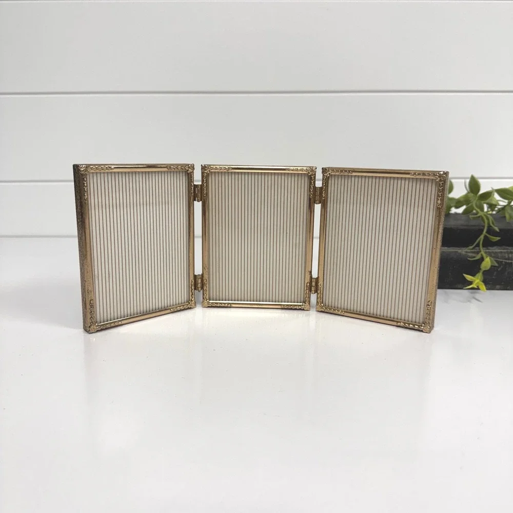 Vintage tri fold